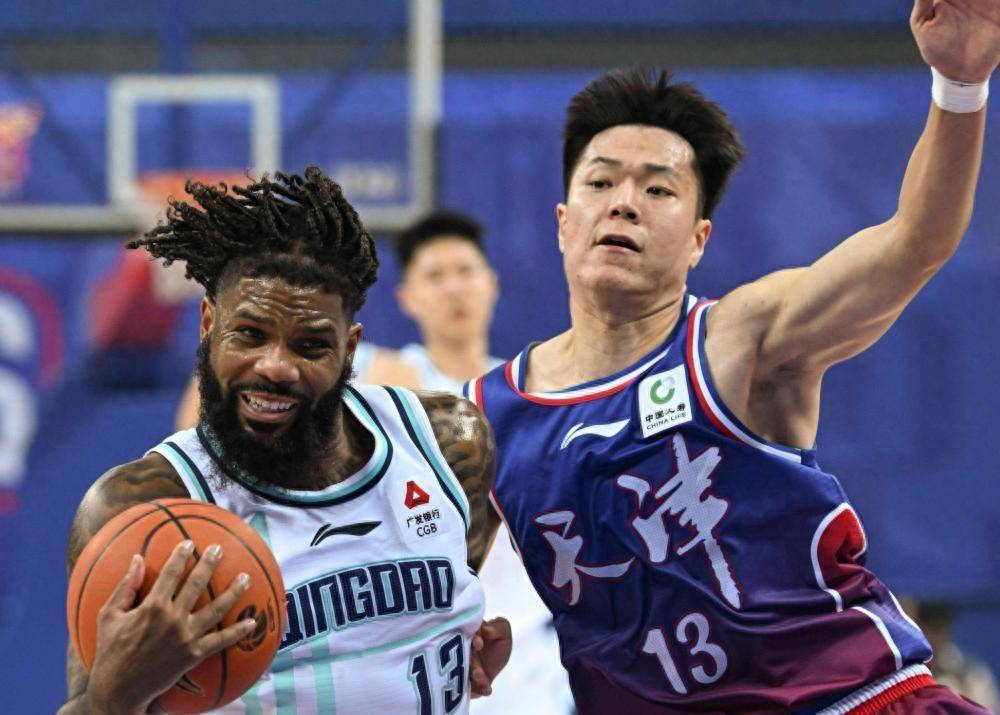 开云-里程碑夜山东男篮官宣签约，欧篮联集结日刷纪录，更衣室稳定，轮换策略成焦点的简单介绍